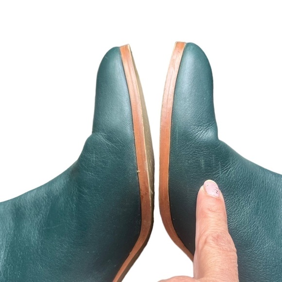 JOE FRESH green Leather Heeled Booties Size 8. - Picture 9 of 9